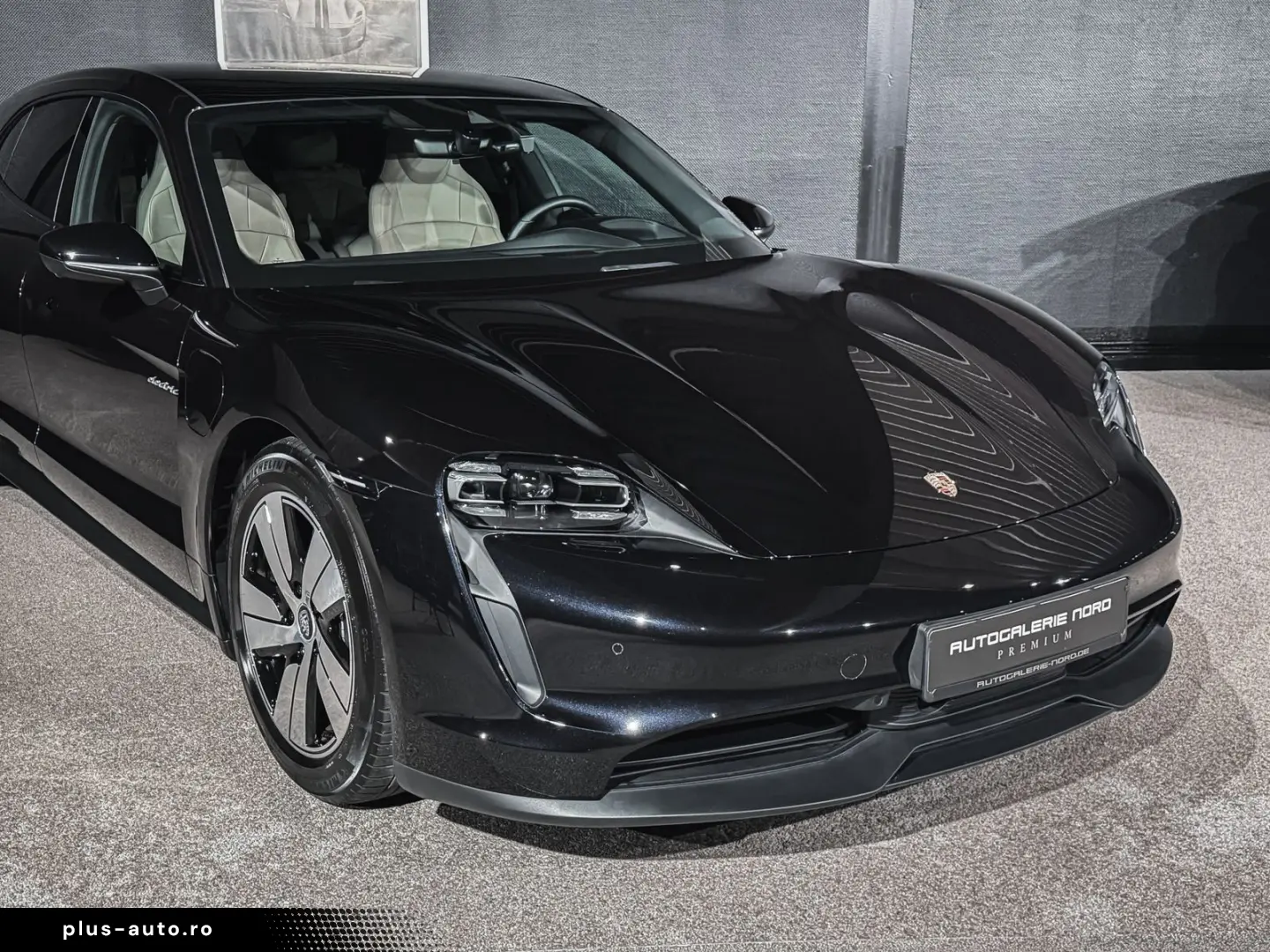 PORSCHE Taycan Sport Turismo Pano  Head-Up  360 Kam Rear