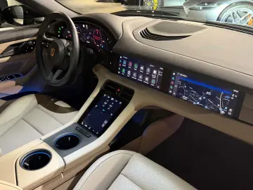 PORSCHE Taycan Sport Turismo Pano  Head-Up  360 Kam Rear