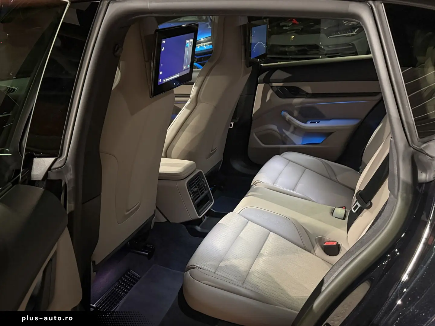 PORSCHE Taycan Sport Turismo Pano  Head-Up  360 Kam Rear