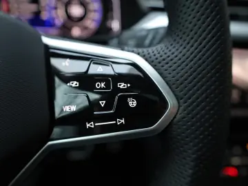 Volkswagen Arteon 2.0 TSI SB Head-Up MatrixLED AHK Pano 20