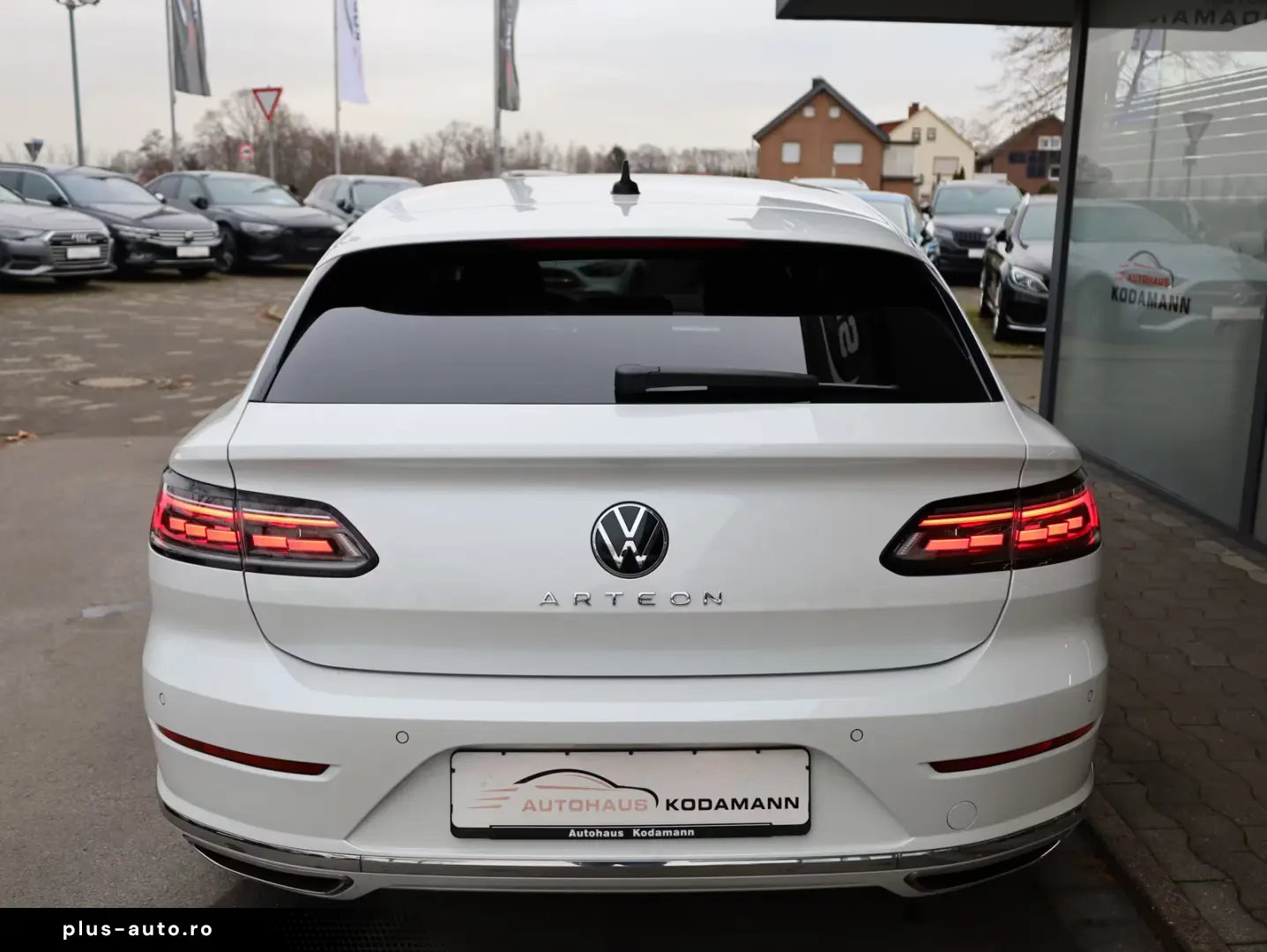 Volkswagen Arteon 2.0 TSI SB Head-Up MatrixLED AHK Pano 20