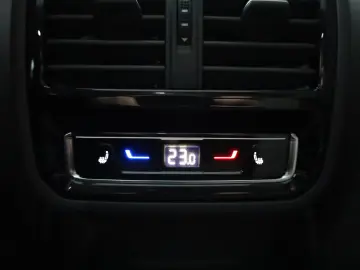 Volkswagen Arteon 2.0 TSI SB Head-Up MatrixLED AHK Pano 20