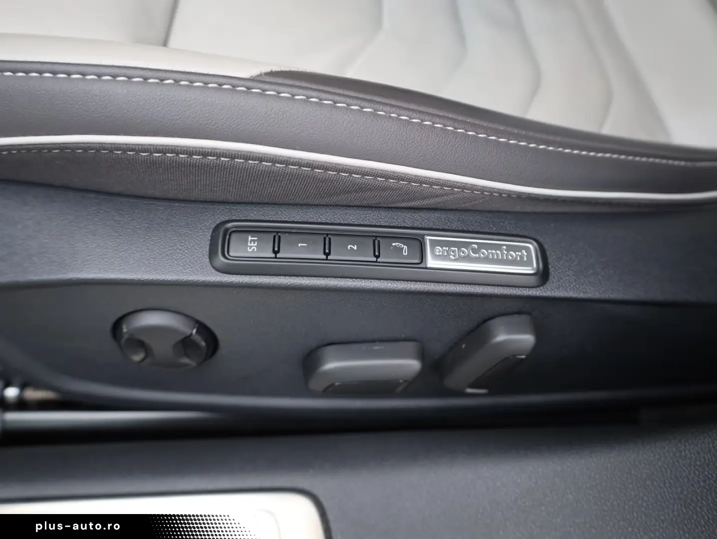 Volkswagen Arteon 2.0 TSI SB Head-Up MatrixLED AHK Pano 20