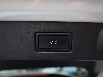 Volkswagen Arteon 2.0 TSI SB Head-Up MatrixLED AHK Pano 20