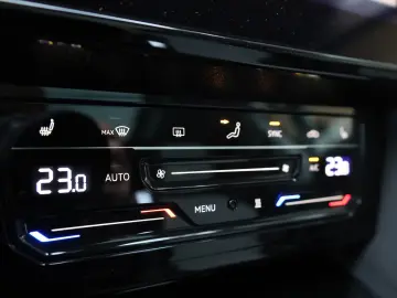 Volkswagen Arteon 2.0 TSI SB Head-Up MatrixLED AHK Pano 20