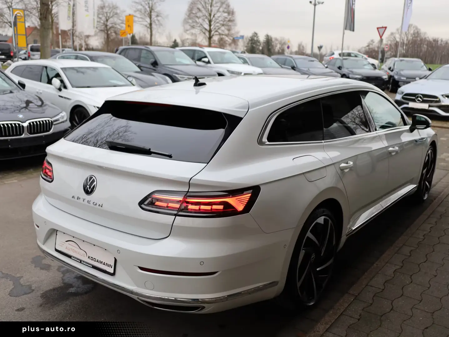 Volkswagen Arteon 2.0 TSI SB Head-Up MatrixLED AHK Pano 20