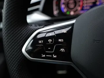 Volkswagen Arteon 2.0 TSI SB Head-Up MatrixLED AHK Pano 20