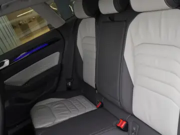 Volkswagen Arteon 2.0 TSI SB Head-Up MatrixLED AHK Pano 20