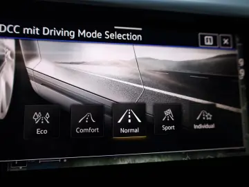 Volkswagen Arteon 2.0 TSI SB Head-Up MatrixLED AHK Pano 20