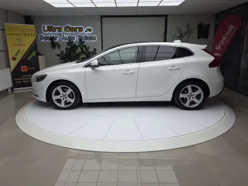 Volvo V40 2.0D3   150 cp
