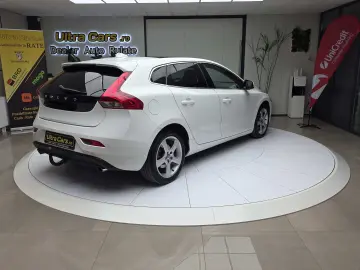 Volvo V40 2.0D3   150 cp
