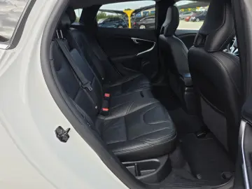 Volvo V40 2.0D3   150 cp
