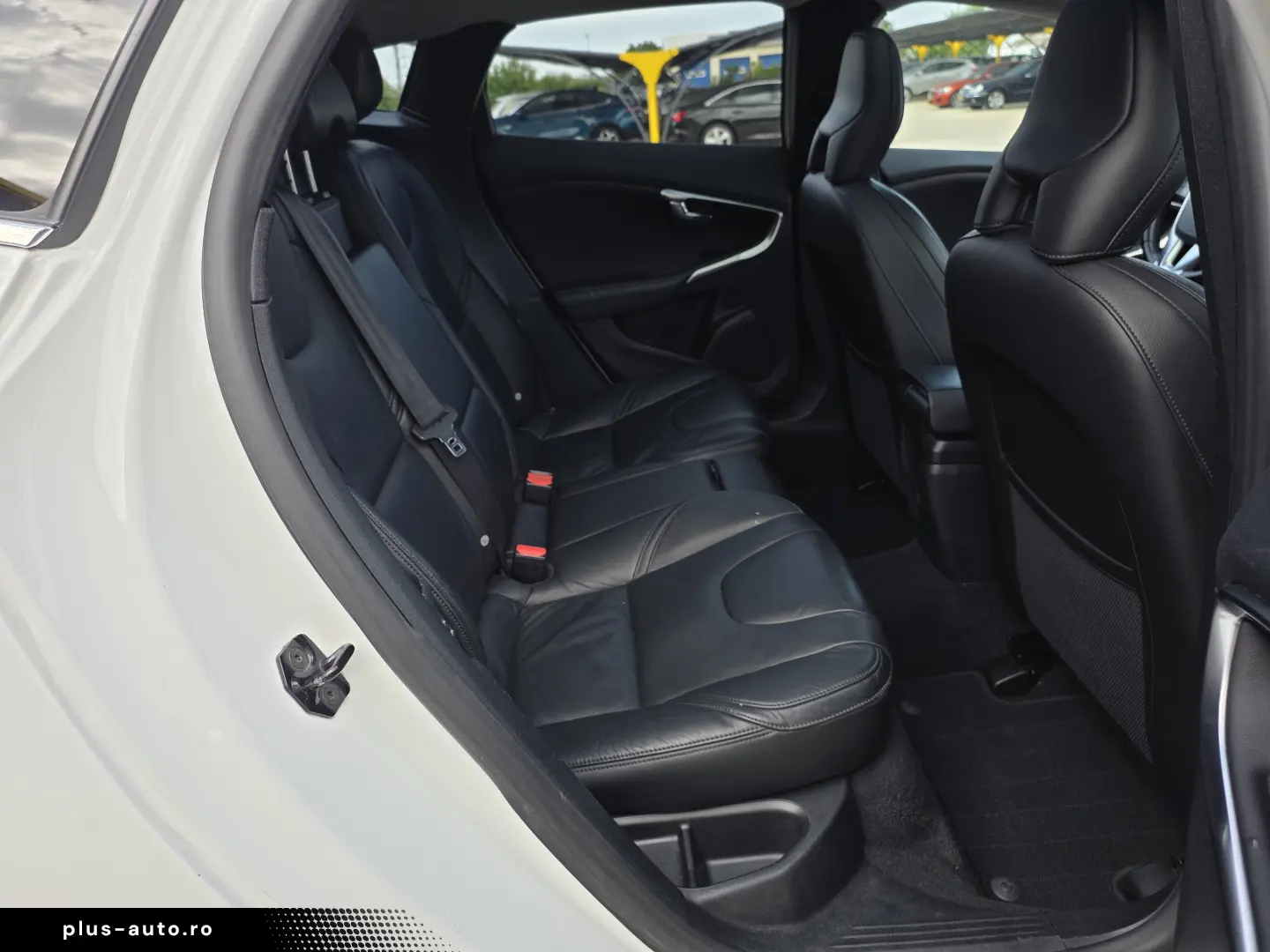 Volvo V40 2.0D3   150 cp