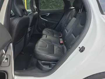 Volvo V40 2.0D3   150 cp