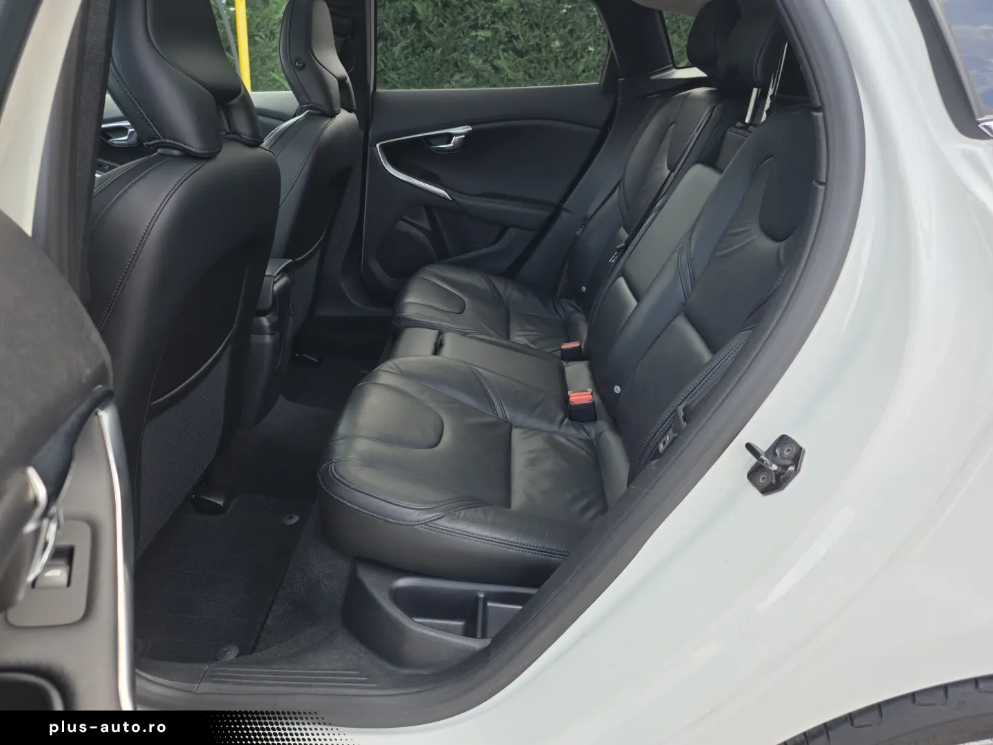 Volvo V40 2.0D3   150 cp