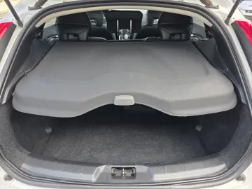 Volvo V40 2.0D3   150 cp