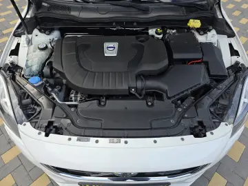 Volvo V40 2.0D3   150 cp