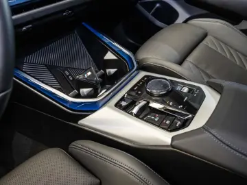 BMW X3 20dMSport Panorama AHK Navi 360Kamera e-Sitze