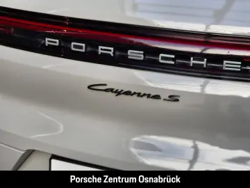 PORSCHE Cayenne S PassDisplay Massage Burmester DVD 360