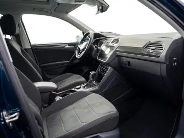 VW Tiguan 2.0 TSI Elegance 4M DSG AHK 360  HUD PANO