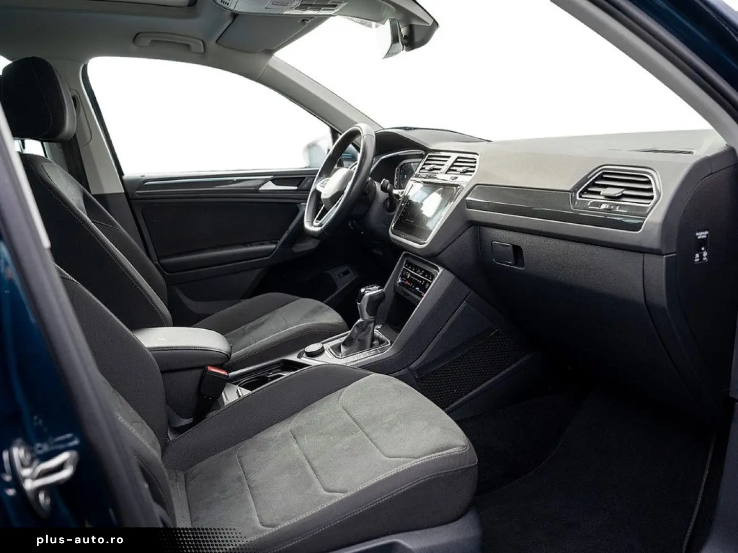 VW Tiguan 2.0 TSI Elegance 4M DSG AHK 360  HUD PANO