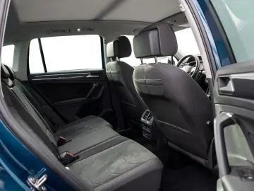 VW Tiguan 2.0 TSI Elegance 4M DSG AHK 360  HUD PANO