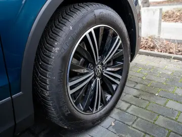 VW Tiguan 2.0 TSI Elegance 4M DSG AHK 360  HUD PANO