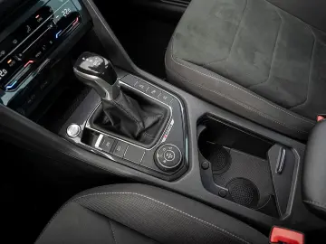 VW Tiguan 2.0 TSI Elegance 4M DSG AHK 360  HUD PANO