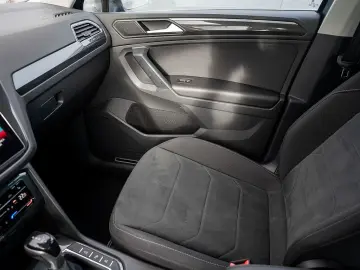 VW Tiguan 2.0 TSI Elegance 4M DSG AHK 360  HUD PANO