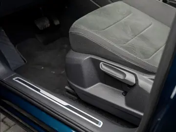 VW Tiguan 2.0 TSI Elegance 4M DSG AHK 360  HUD PANO