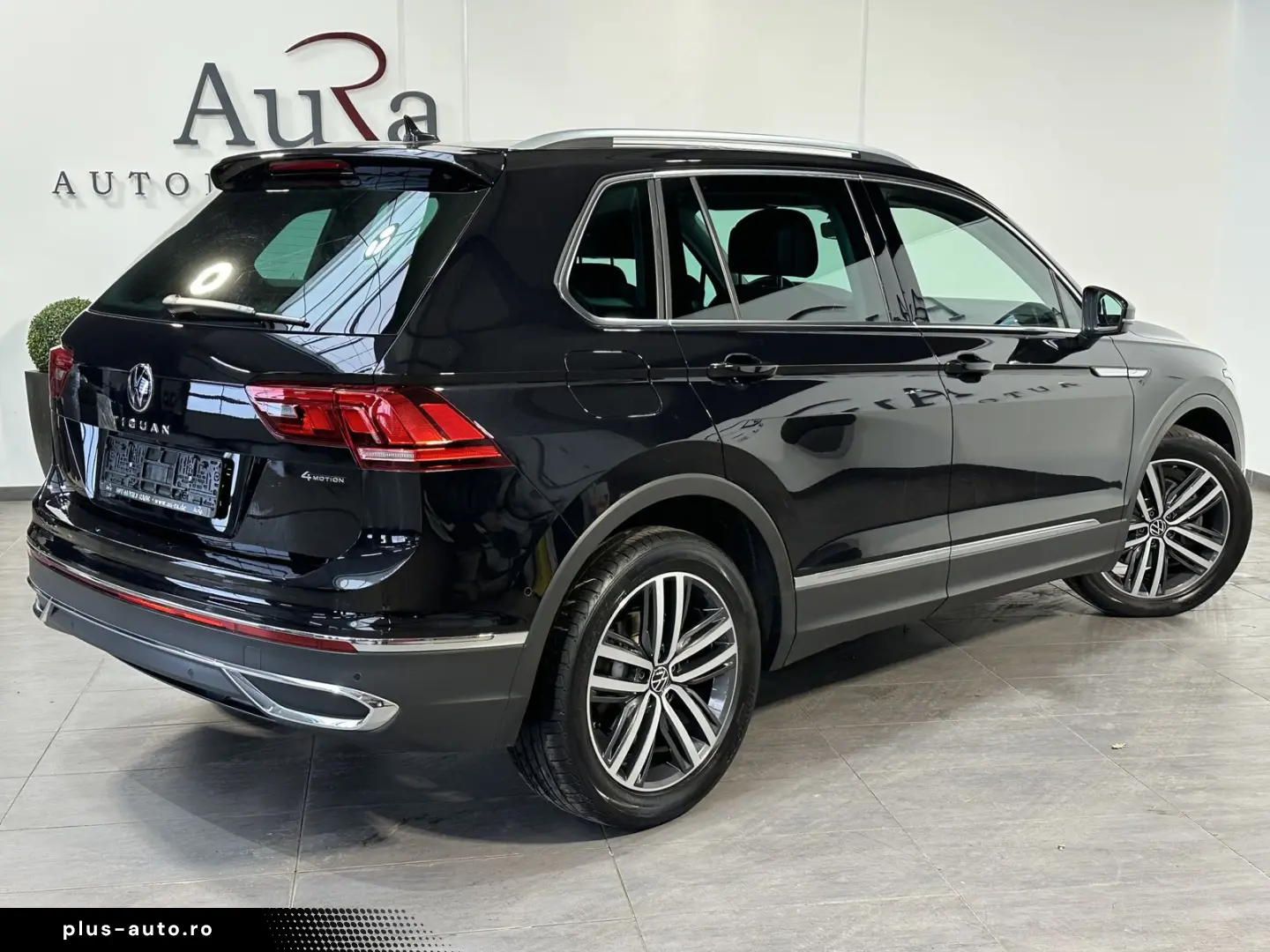 VW Tiguan 4Motion Elegance Sport NAV LED PANO 19
