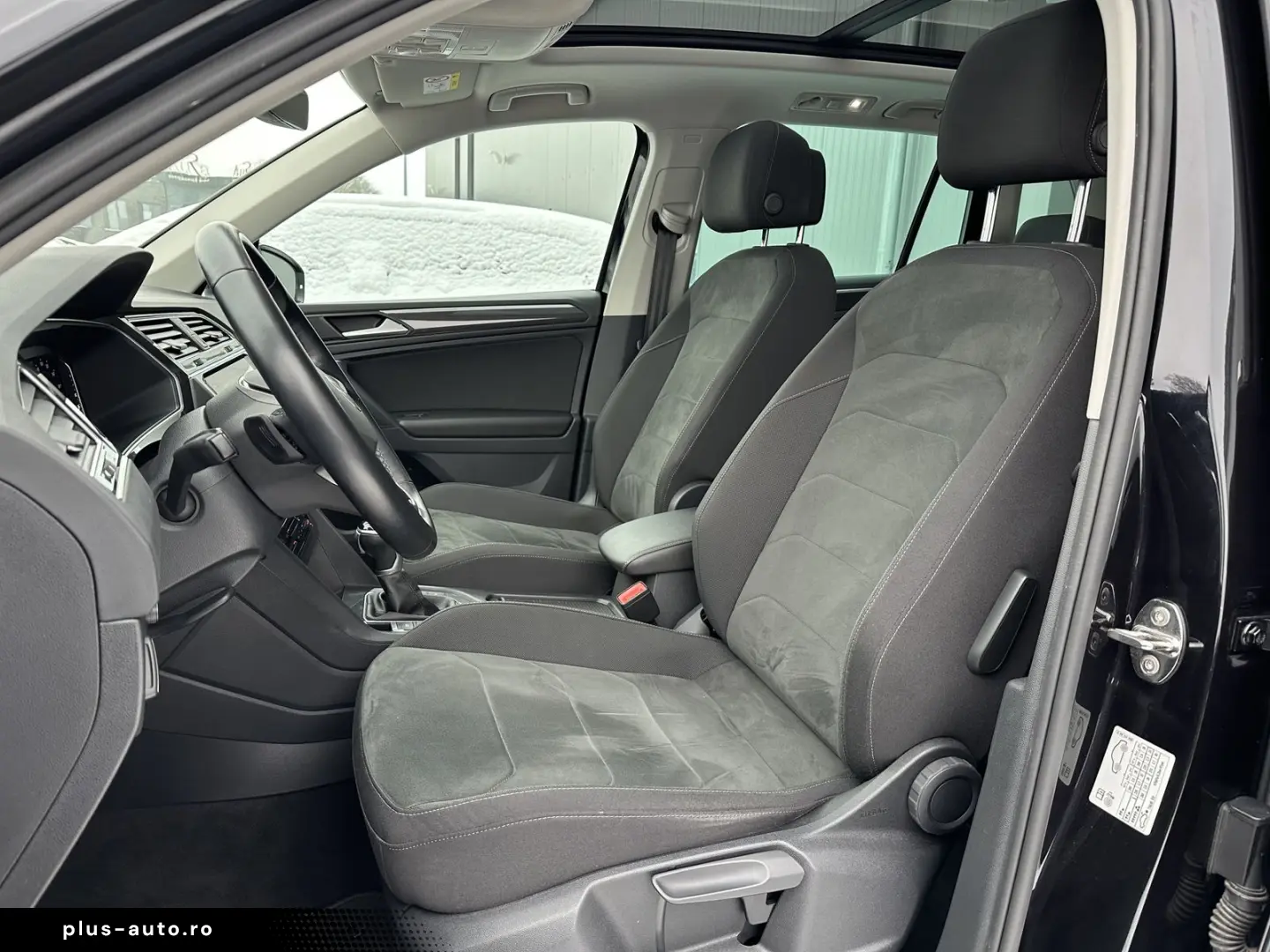 VW Tiguan 4Motion Elegance Sport NAV LED PANO 19