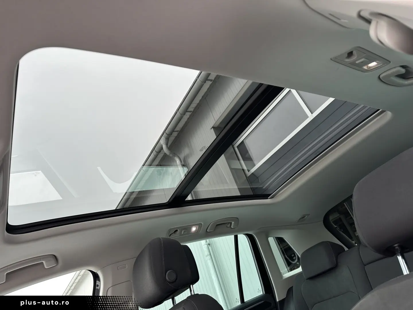 VW Tiguan 4Motion Elegance Sport NAV LED PANO 19