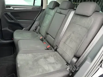 VW Tiguan 4Motion Elegance Sport NAV LED PANO 19