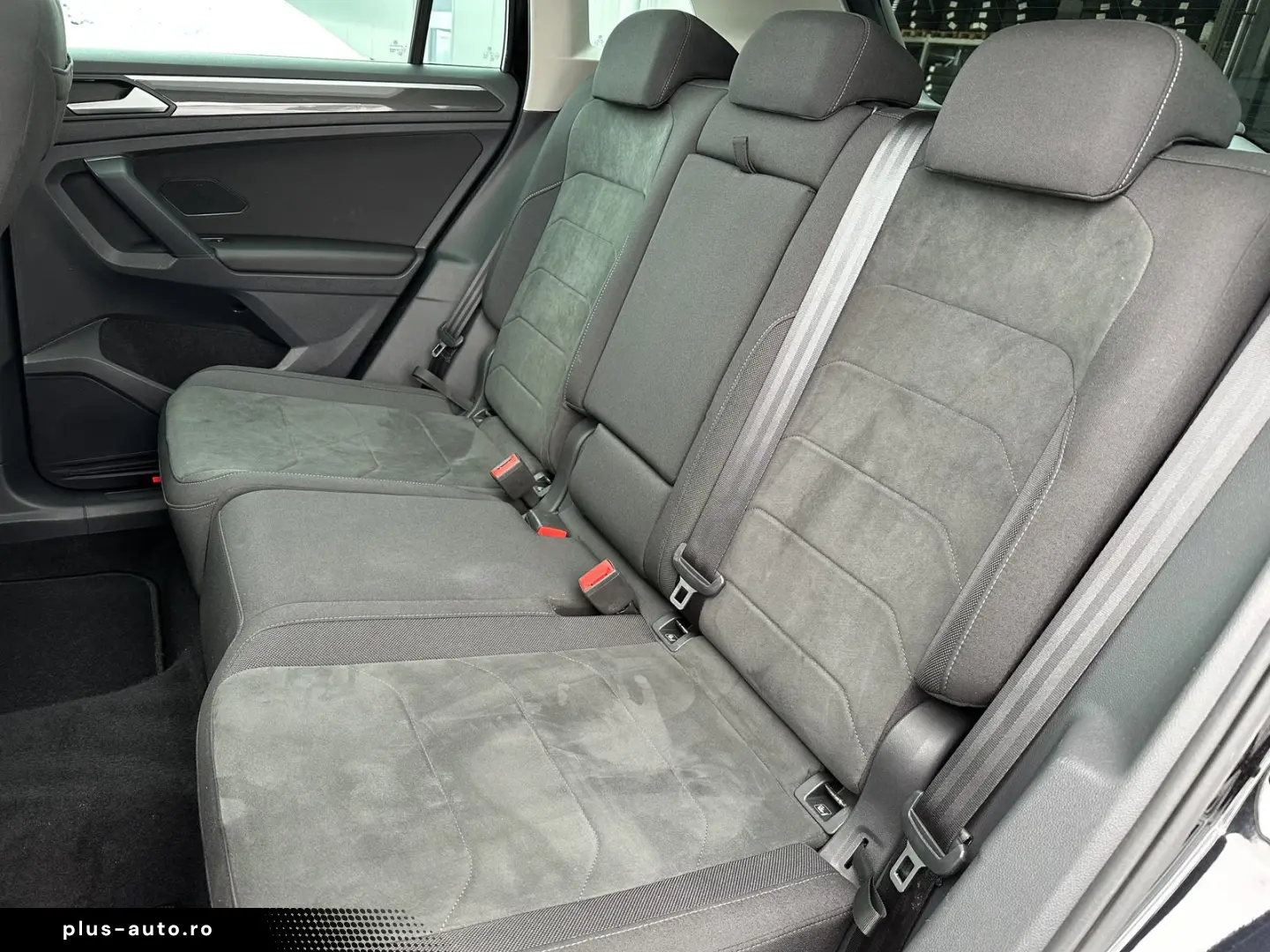 VW Tiguan 4Motion Elegance Sport NAV LED PANO 19