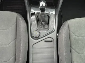 VW Tiguan 4Motion Elegance Sport NAV LED PANO 19