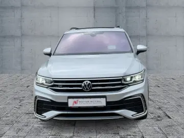 VW Tiguan 2.0 TSI DSG 4M R-LINE MATRIX NAVI AHK ACC