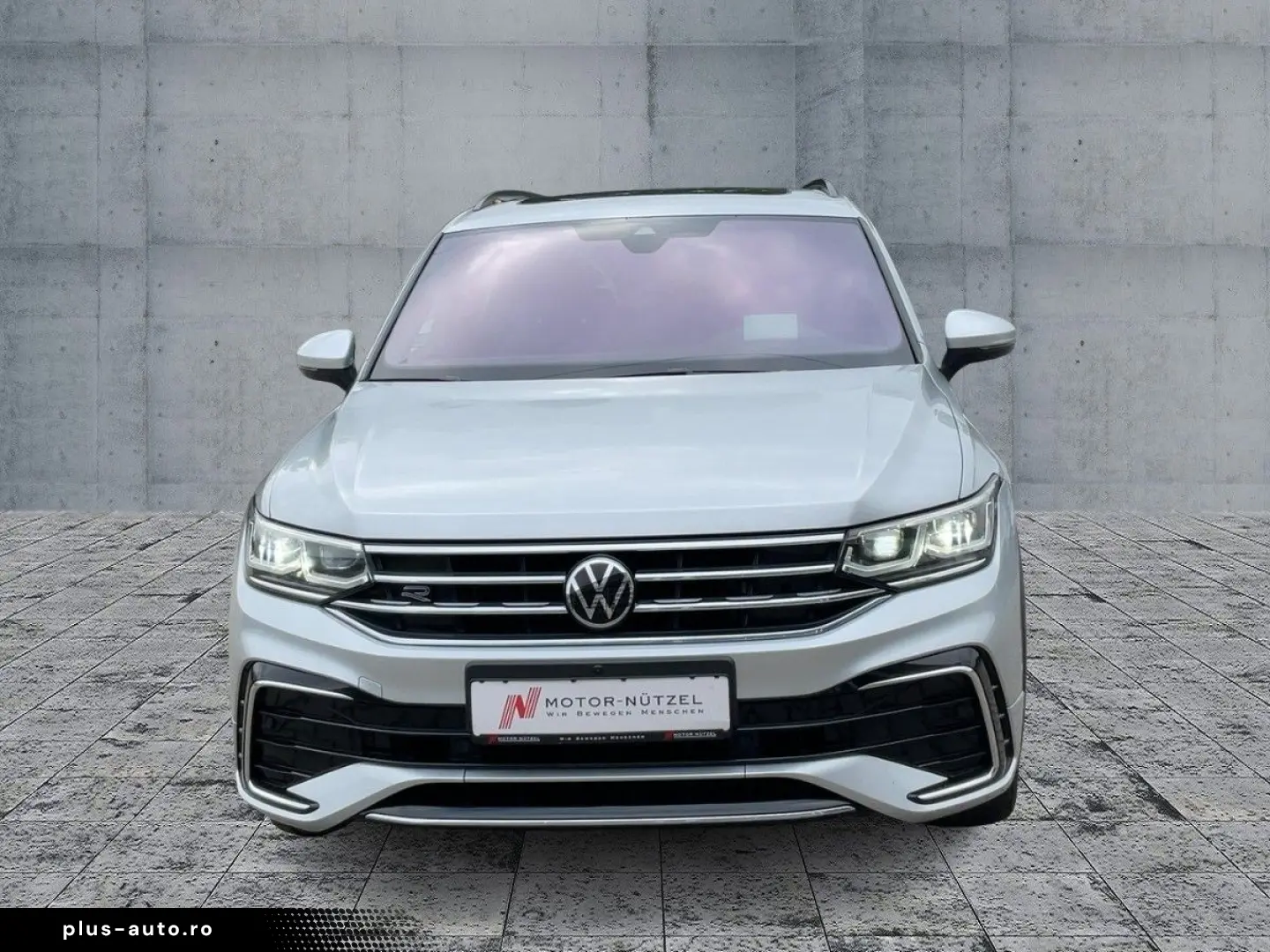 VW Tiguan 2.0 TSI DSG 4M R-LINE MATRIX NAVI AHK ACC