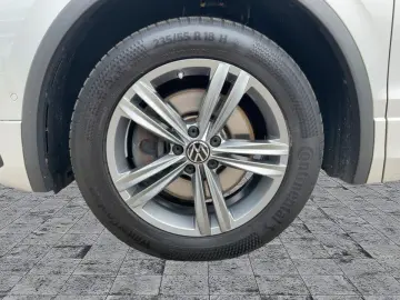 VW Tiguan 2.0 TSI DSG 4M R-LINE MATRIX NAVI AHK ACC