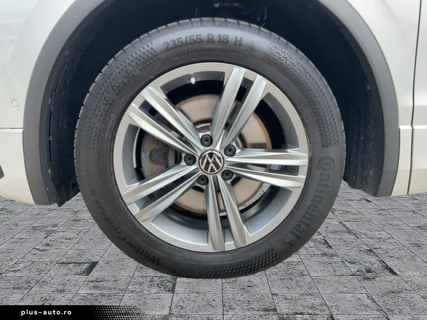 VW Tiguan 2.0 TSI DSG 4M R-LINE MATRIX NAVI AHK ACC