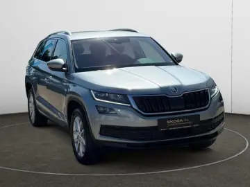 SKODA Kodiaq 2.0 TSI DSG 4x4 Style Navi AHK DCC Standh