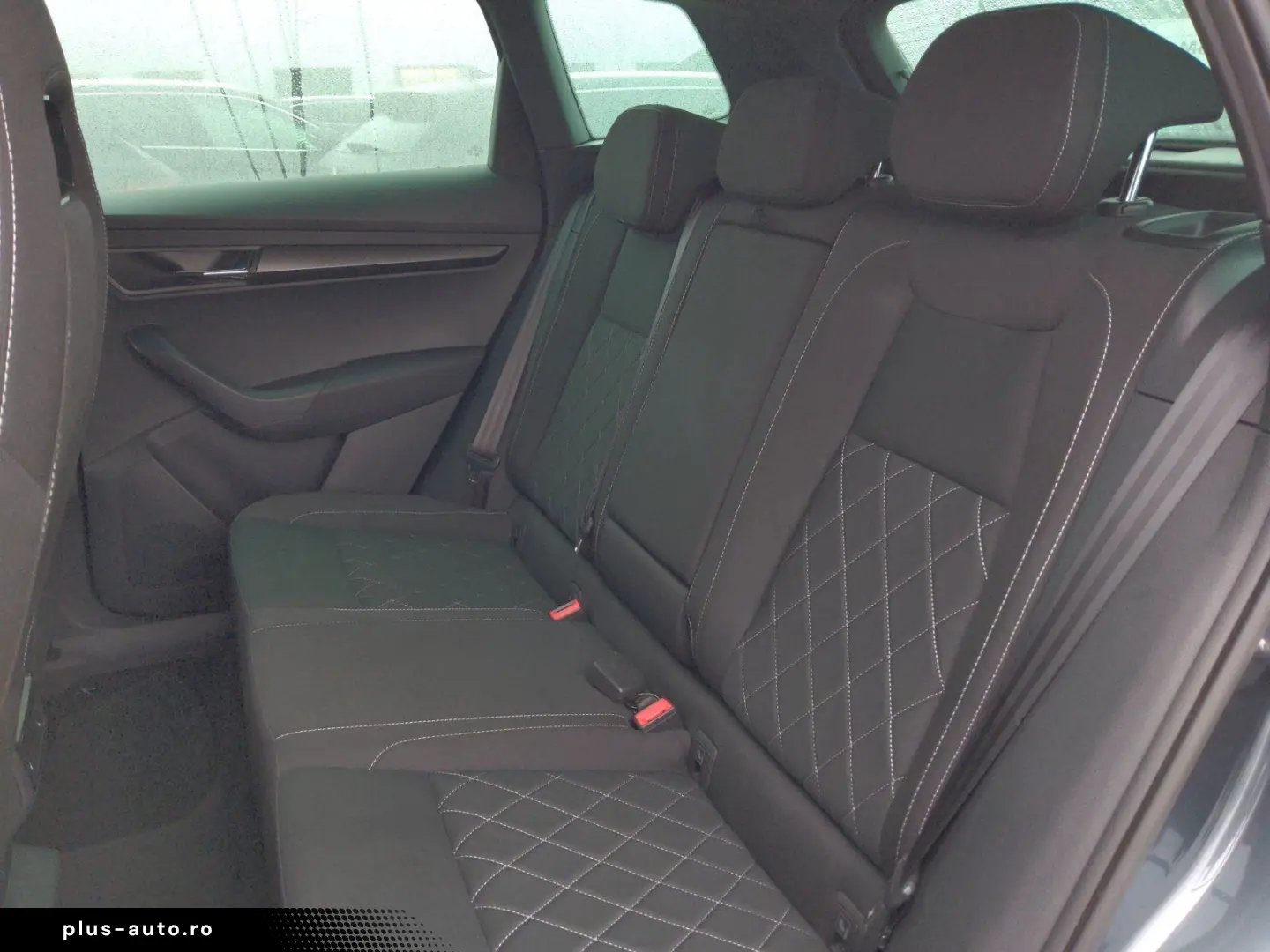 SKODA Karoq Sportline 2.0 TDI DSG 4x4 AHK ACC Amundsen