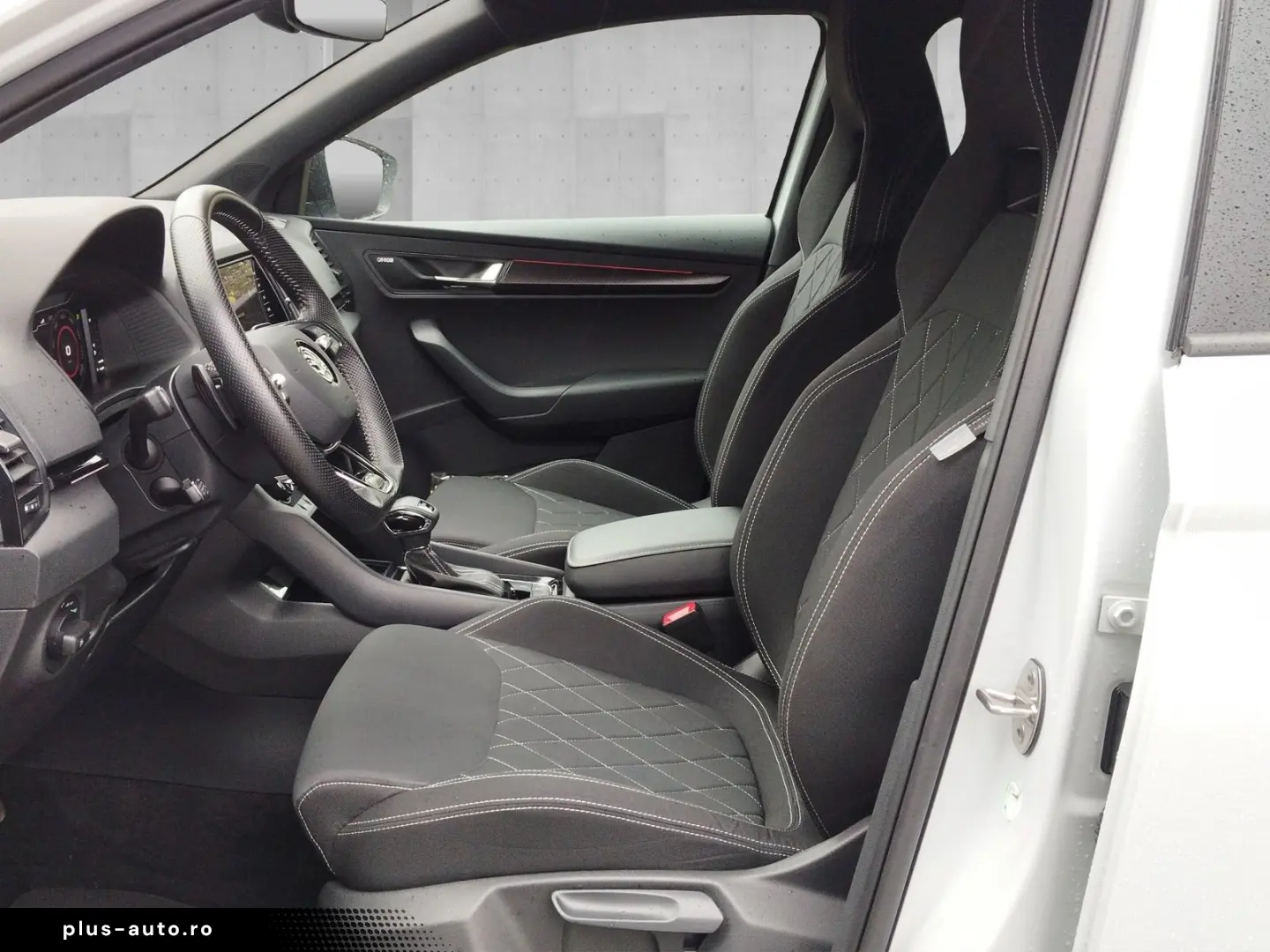 SKODA Karoq 2.0 TSI Sportline 4x4 DSG 4xSHZ ACC AHK LM