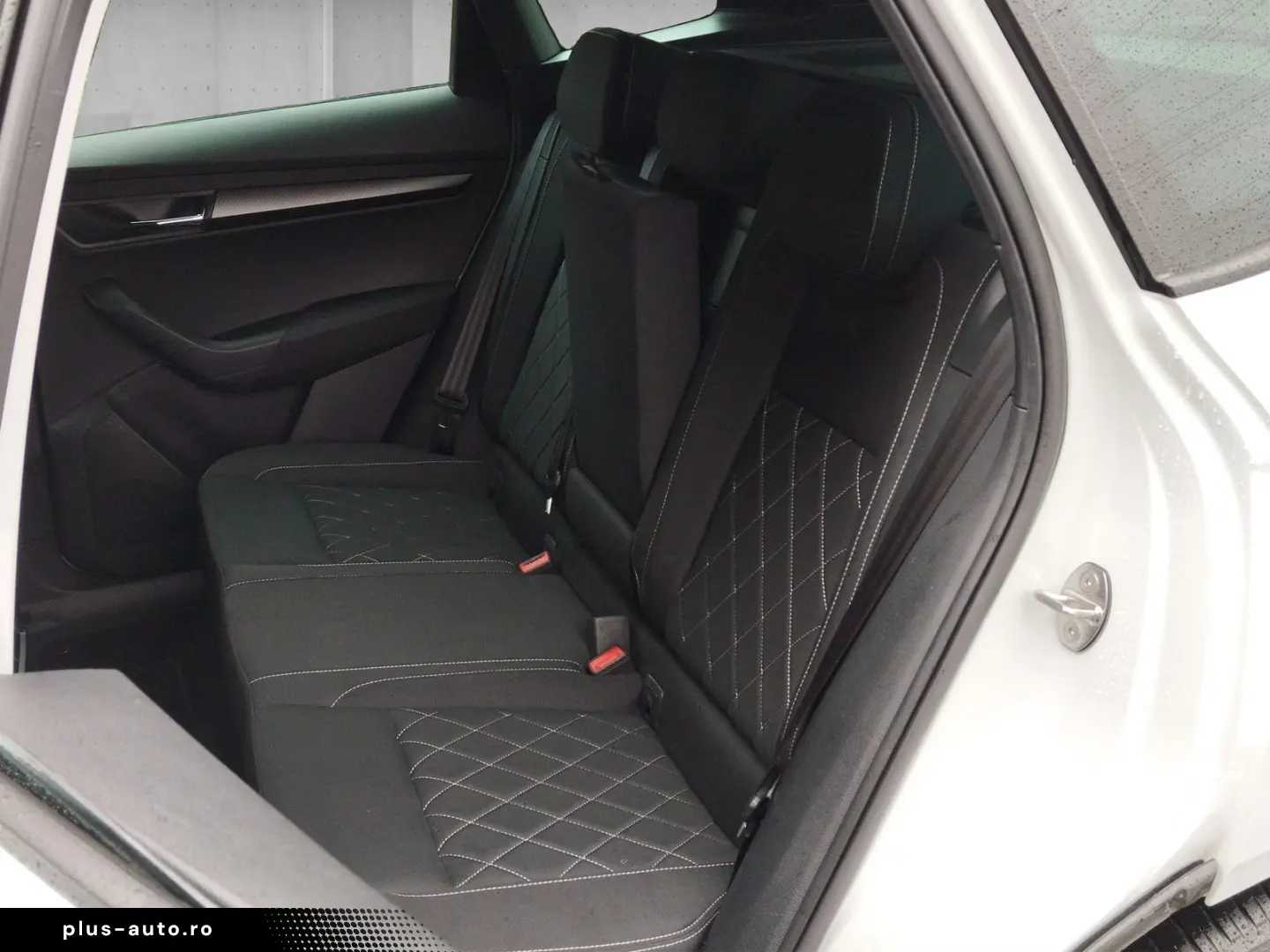 SKODA Karoq 2.0 TSI Sportline 4x4 DSG 4xSHZ ACC AHK LM