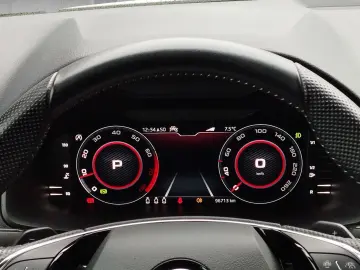 SKODA Karoq 2.0 TSI Sportline 4x4 DSG 4xSHZ ACC AHK LM