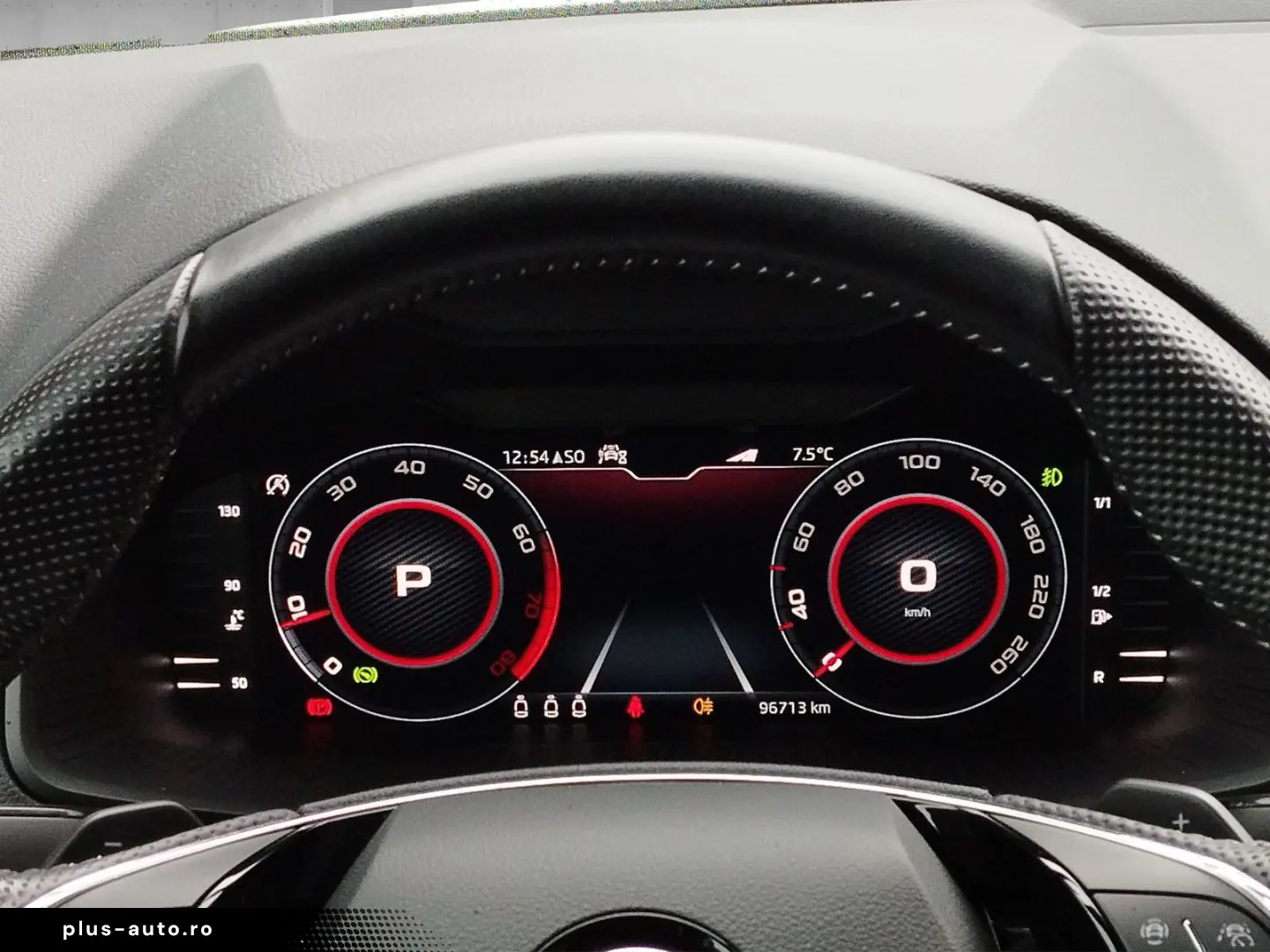 SKODA Karoq 2.0 TSI Sportline 4x4 DSG 4xSHZ ACC AHK LM