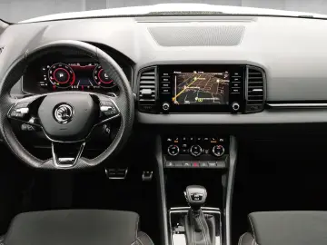 SKODA Karoq 2.0 TSI Sportline 4x4 DSG 4xSHZ ACC AHK LM