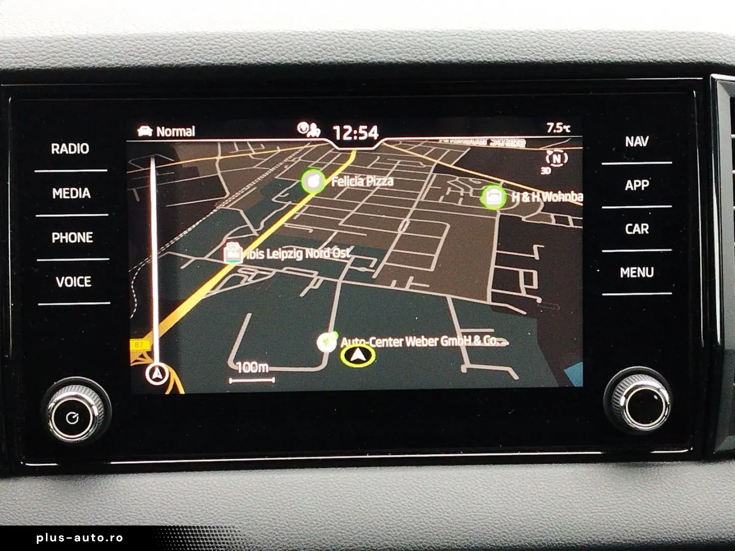 SKODA Karoq 2.0 TSI Sportline 4x4 DSG 4xSHZ ACC AHK LM