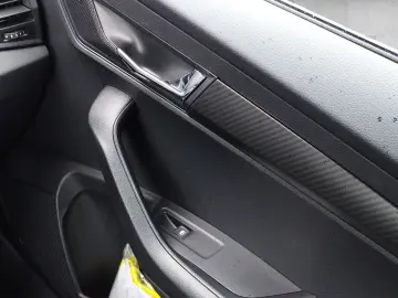 SKODA Karoq 2.0 TSI Sportline 4x4 DSG 4xSHZ ACC AHK LM