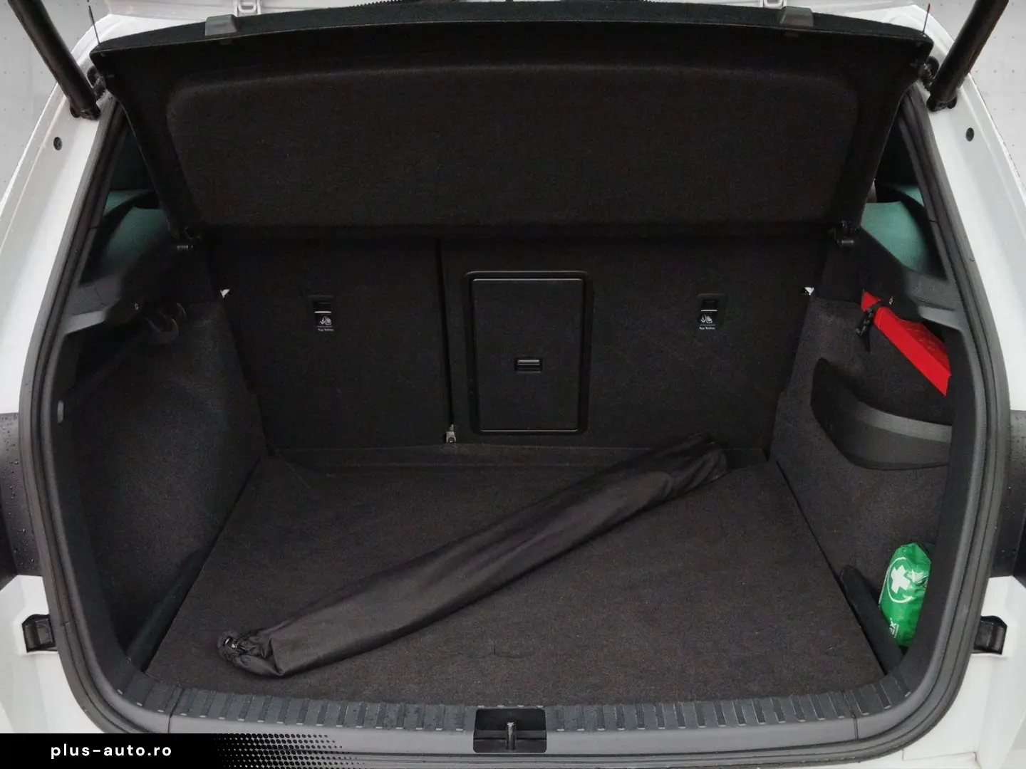 SKODA Karoq 2.0 TSI Sportline 4x4 DSG 4xSHZ ACC AHK LM